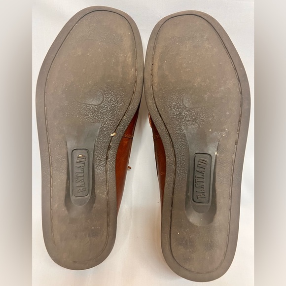 Eastland Loafers, size 10 D. - Picture 8 of 9